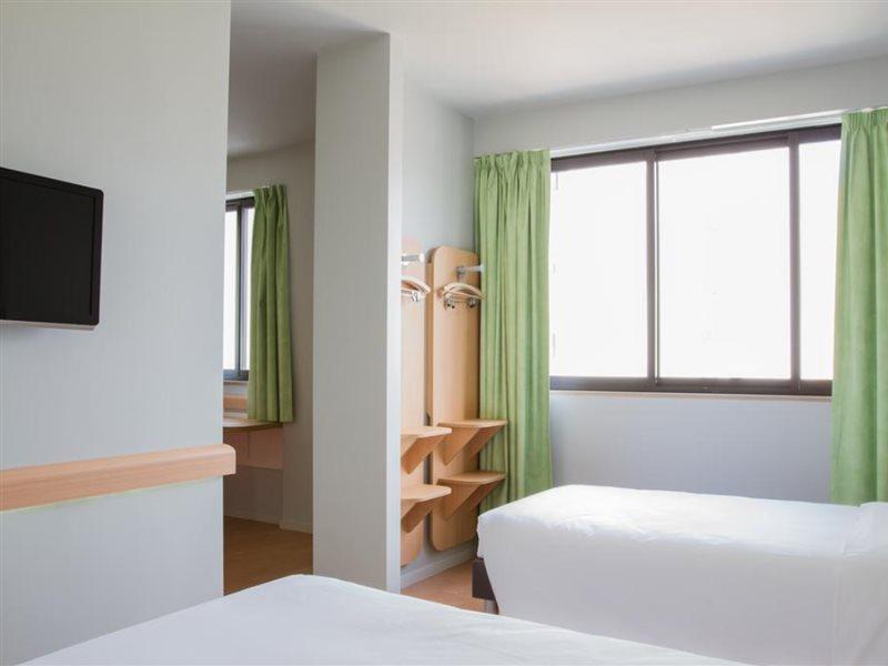 Ibis Budget Braga Centro Bagian luar foto