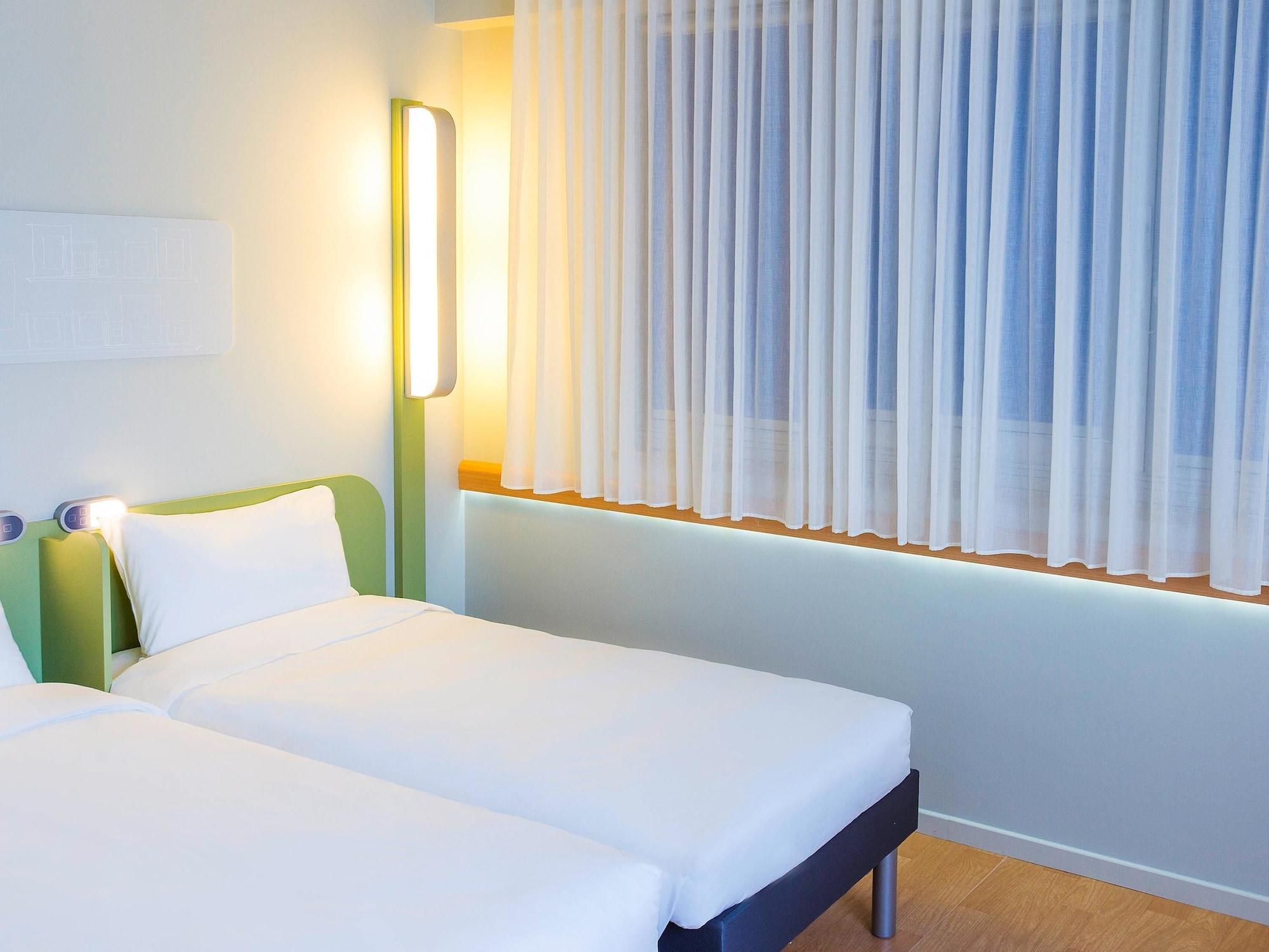 Ibis Budget Braga Centro Bagian luar foto