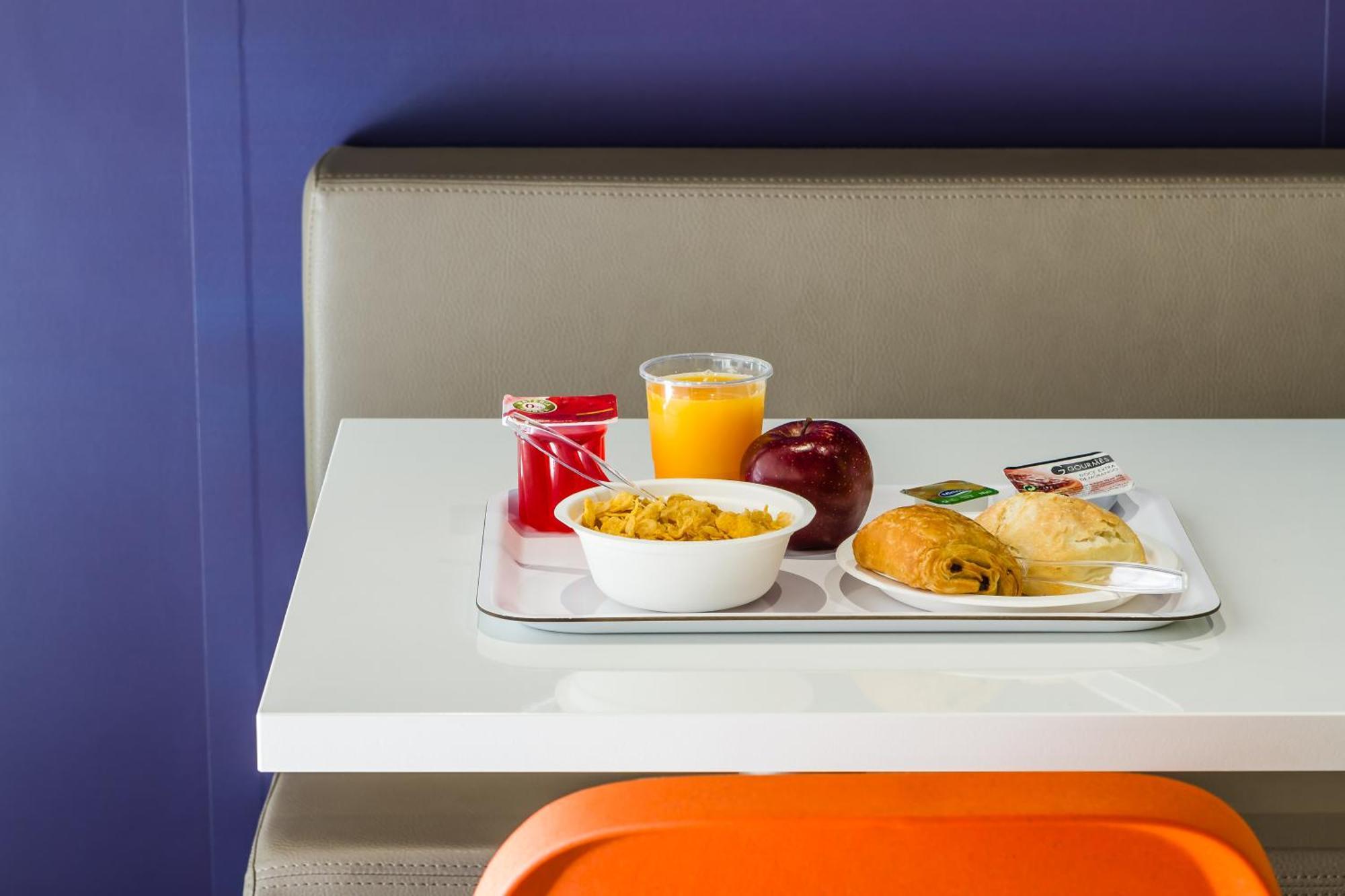 Ibis Budget Braga Centro Bagian luar foto