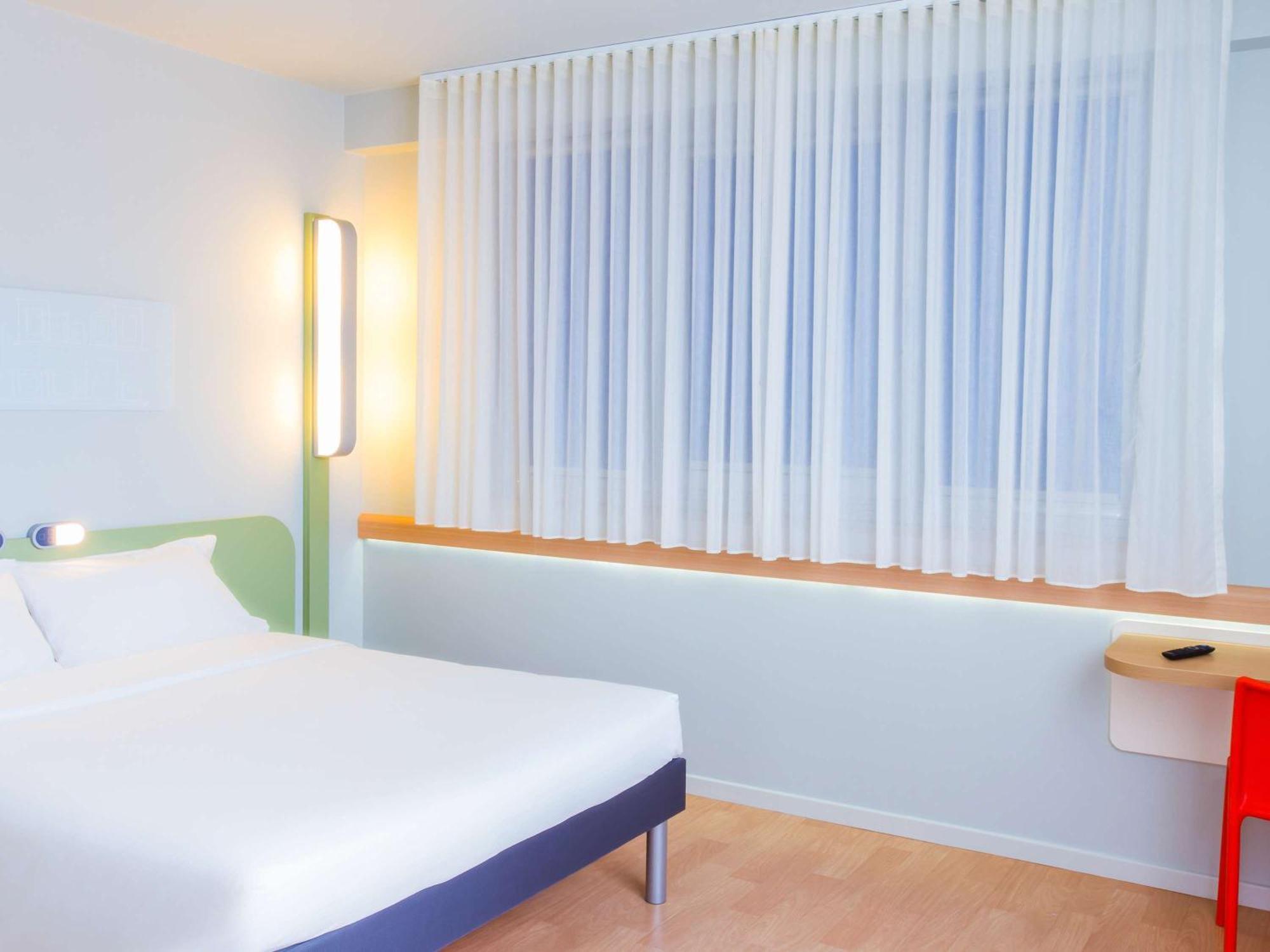 Ibis Budget Braga Centro Bagian luar foto