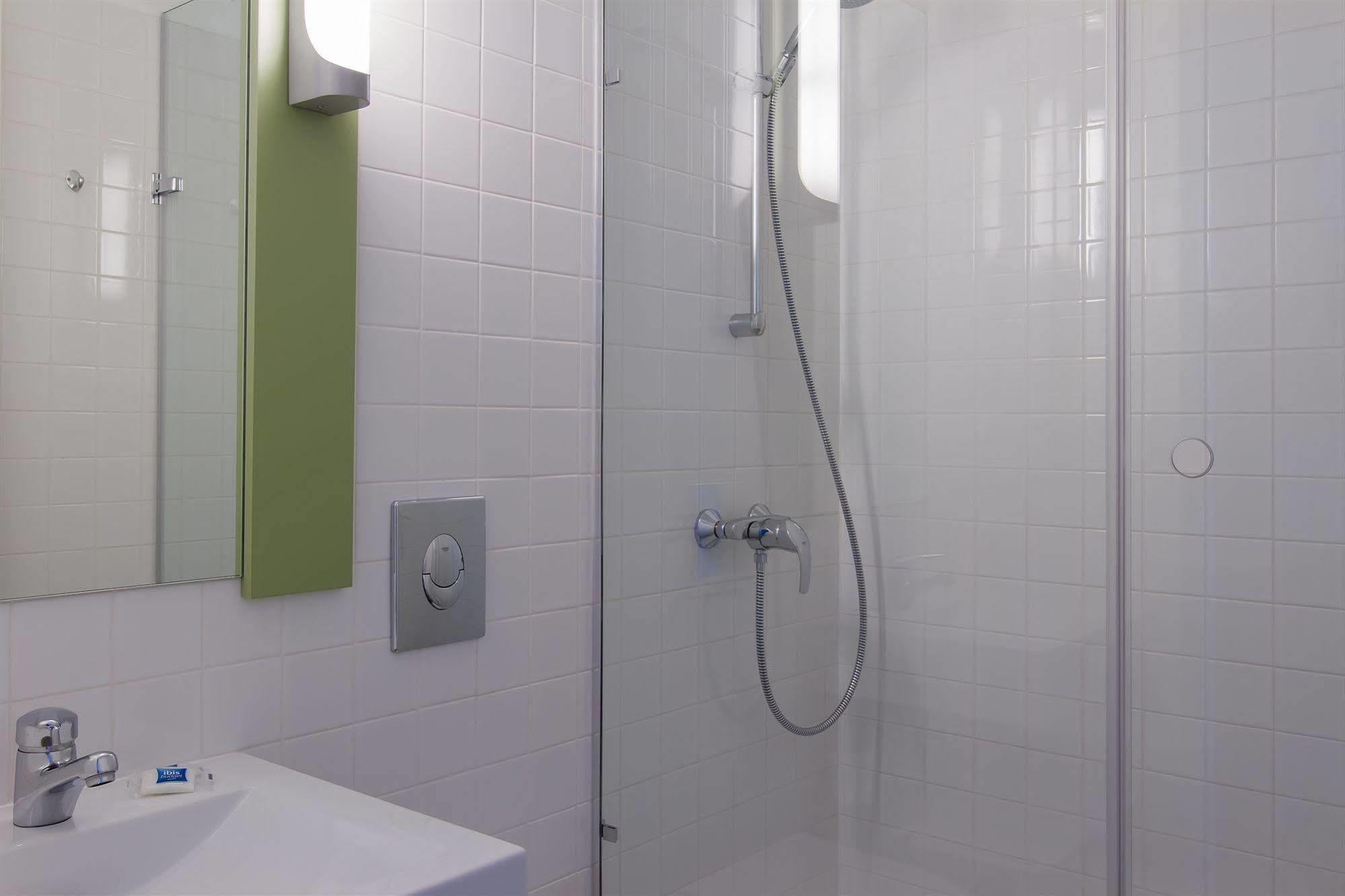 Ibis Budget Braga Centro Bagian luar foto