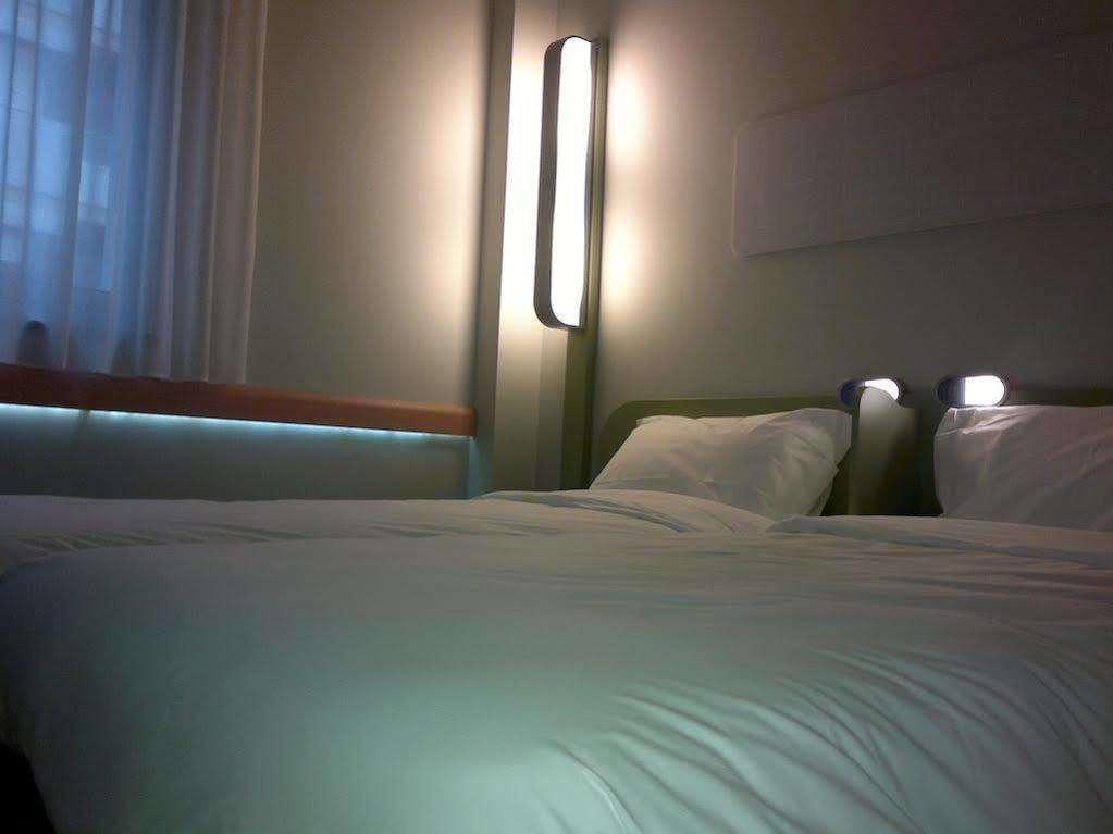 Ibis Budget Braga Centro Bagian luar foto